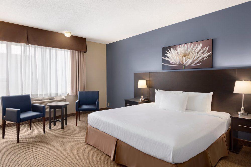 Days Inn By Wyndham Montreal Airport Conference Centre Dorval Zewnętrze zdjęcie