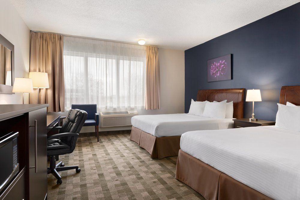 Days Inn By Wyndham Montreal Airport Conference Centre Dorval Zewnętrze zdjęcie